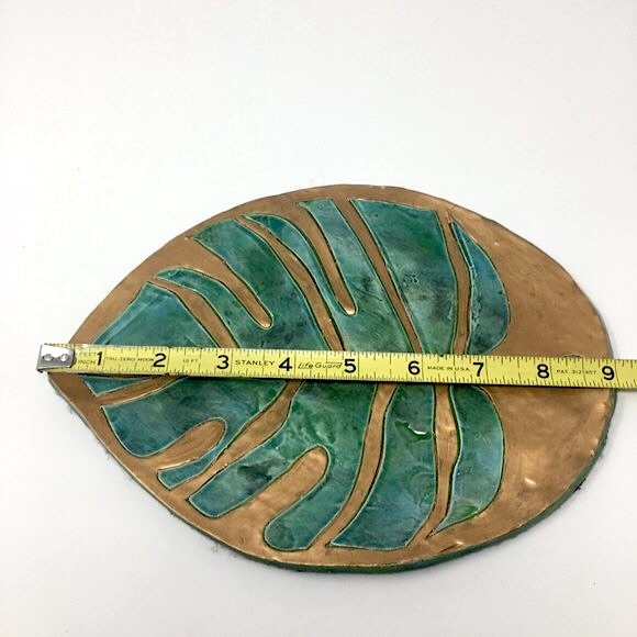 Handmade Ceramic Green and Gold Monstera Leaf Large Tray Coaster - Picture 14 of 16